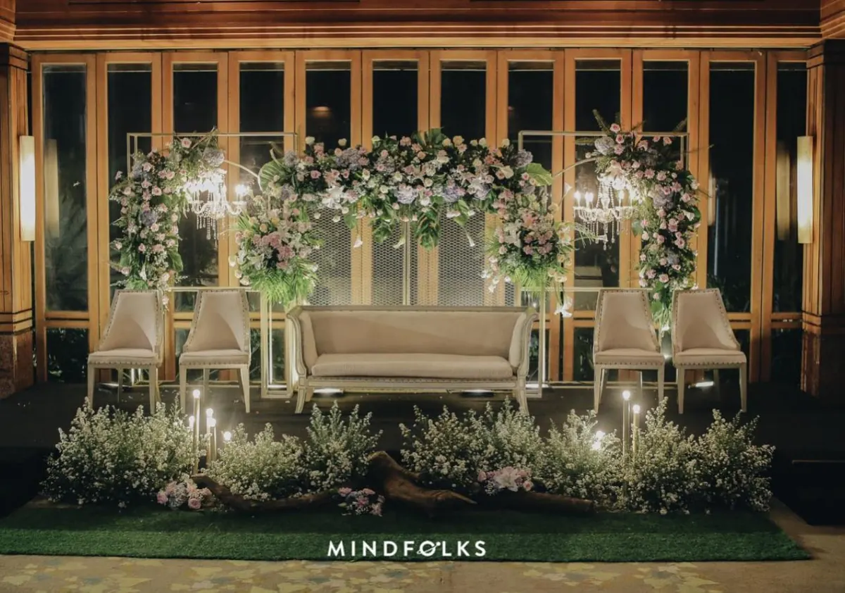 Modern Romantic Floral Arch Pelaminan Mewah