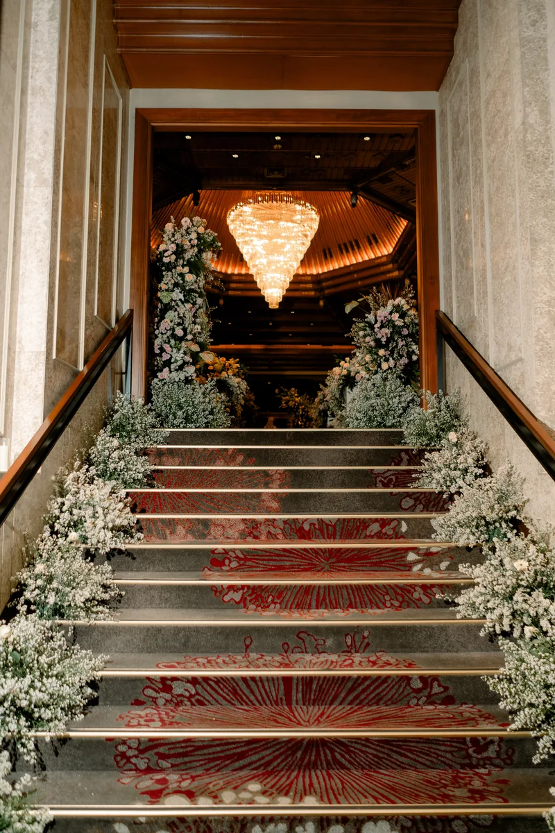 Dekorasi Pelaminan Grand Ballroom Mewah Modern oleh Maeera Decoration